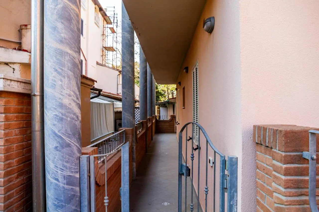Aria Apartment Follonica 0*,